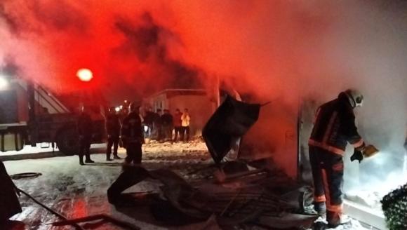 Konteyner Kentte Çıkan Yangına İtfaiye Müdahale Etti