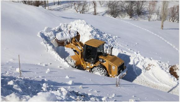 Kırsal Mahallelerde Yol Açma Çalışması Sürüyor