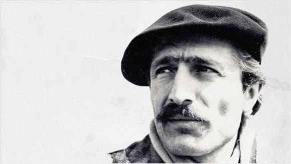 Kısacık Şiirlere Dünyaları Sığdıran Şair: Özdemir Asaf