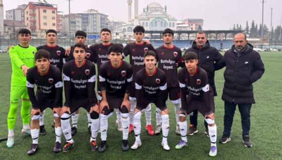 Malatya Amatör Futbol U-18 Liginde Şampiyon Battalgazi Belediye Oldu