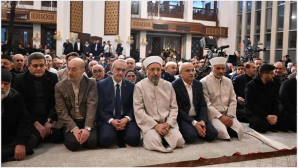 Malatya'dan Canlı Yayınlanan 'Miraç Gecesi'ne Diyanet İşleri Başkanı da Katıldı