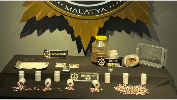 Narkotik Polisten Operasyon.. 13 Torbacı Tutuklandı