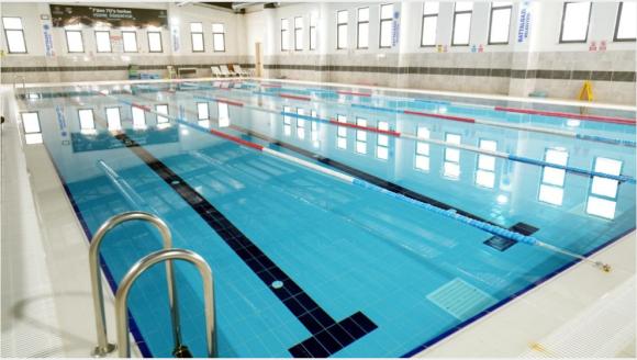 Yarı Olimpik Havuzda Yüzme Eğitimleri Devam Ediyor