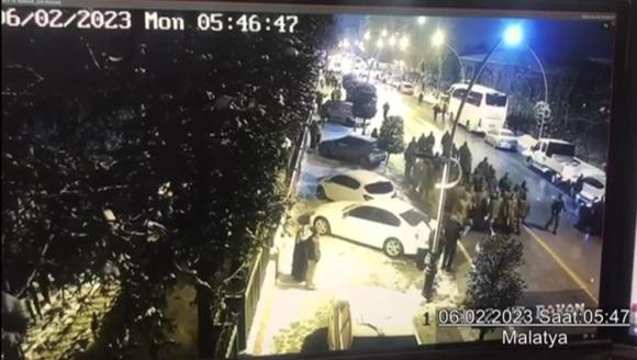 "6 Şubat Saat 05.45'de 2. Ordu Askerimiz Sahaya İnmiştir.."