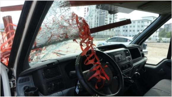 Trafik Kazasında Kafasına Demir Saplanan Sürücü Kurtarılamadı