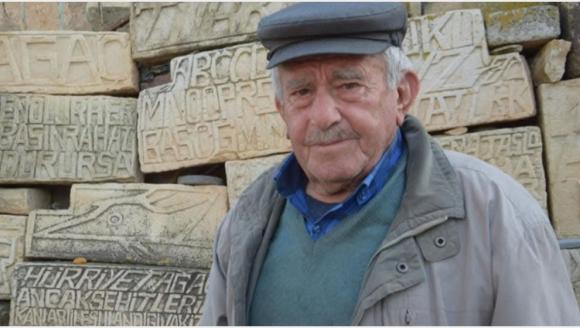 'Yazı Yazarken Taş Çınlar Evlat..' Taşa Fısıldayan Adamdı O..