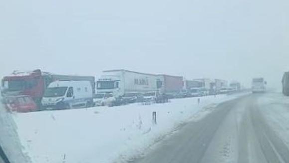 Kar ve Tipi Nedeniyle Darende- Gürün İle Malatya-Sivas Yolu Ulaşıma Kapandı