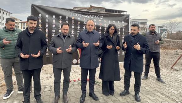 Avukatlar, Hakimbey Apartmanı'nın Alanına Karanfil Bıraktı