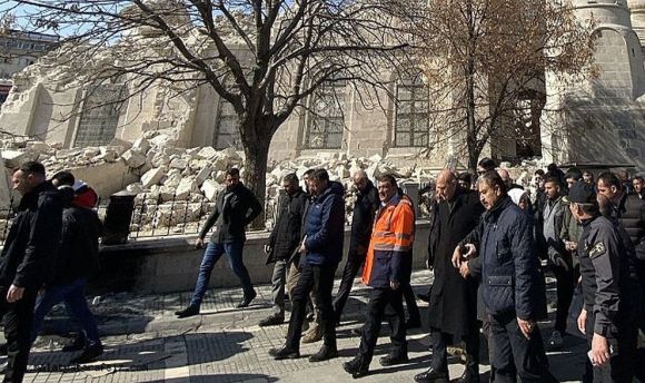 "Bakanlarımızı Yıkılmış Çarşıya Bile Götürmek İstemediler.."