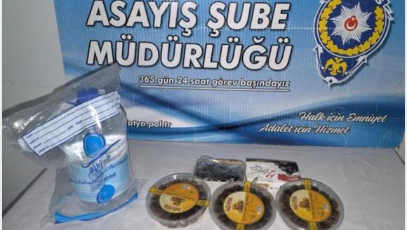 İşyeri Önünden Hurma Çaldıkları Gerekçesiyle 3 Gözaltı