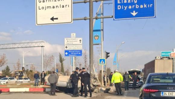Trafik Kazalarında 1 Ölü, 5 Yaralı