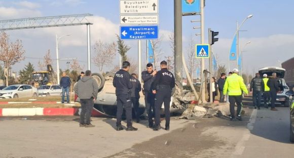 Trafik Kazalarında 1 Ölü, 5 Yaralı