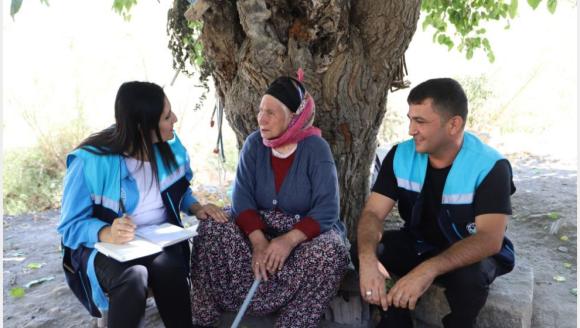 Belediye Elemanları Yaşlı Ziyaretlerini Sürdürüyor