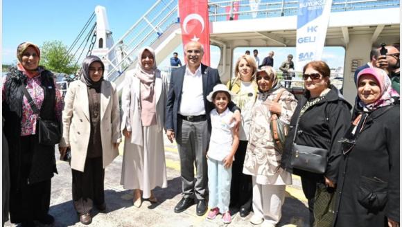 Büyükşehir'den Anneler Günü Dolayısıyla Feribot Gezisi