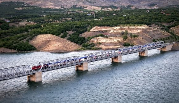 Türkiye'nin En Uzun Demiryolu Köprüsü 40 Yılı Geride Bıraktı