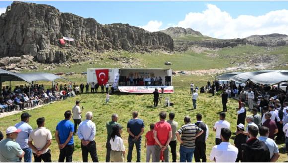 Parçikanlılar Sarıçiçek'te, Drejanlılar Yamadağı'nda Şenlik Yaptı