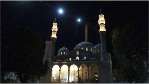 Yeni Cami'nin Lambaları 3,5 Yıl Sonra Yeniden Yandı