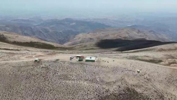 Ulu Baba Dağı'nın Zirvesindeki Türbe