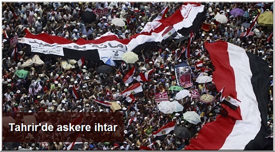 Tahrir'de Askeri Yönetime İhtar...