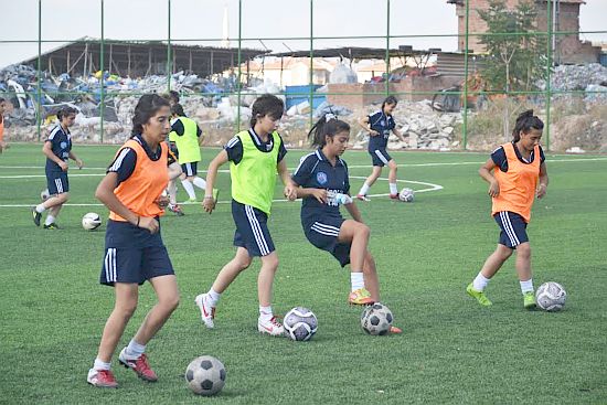 Kızlar Erzincan'a Hazırlanıyor