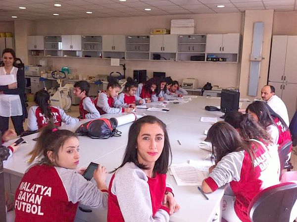 Kızlar Ankara'da Kampa Girdi