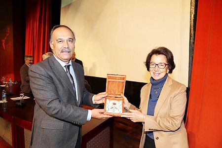 'Malatya Kökenli, İzmir Doğumlu'