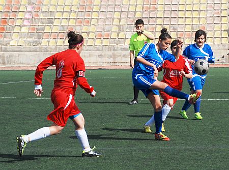 Futbolda Kızlar Fark Yedi