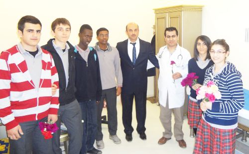 Öğrencilerden Sağlık Çalışanlarına Ziyaret
