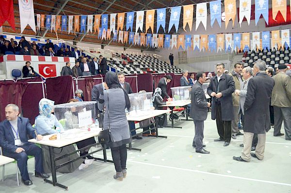 AKP'de STK Oylaması