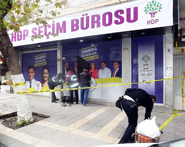 HDP Seçim Bürosuna Saldırı
