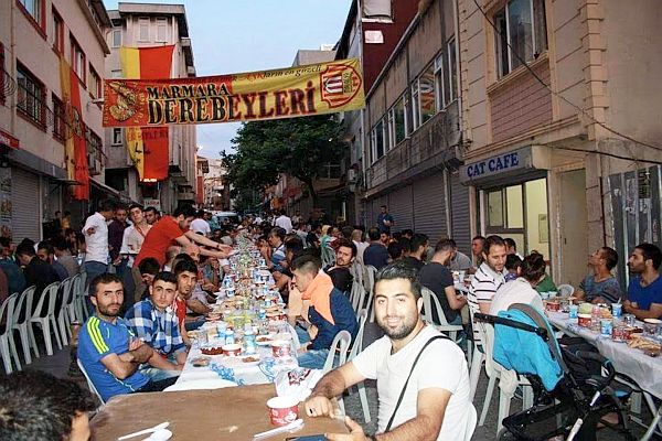İstanbul'da Taraftardan İftar