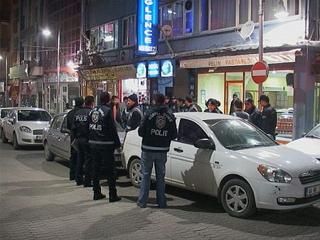 Cezmi Kartay'a Polis Denetimi