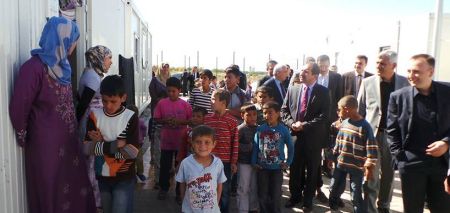 Öz'den Mültecilere Ziyaret