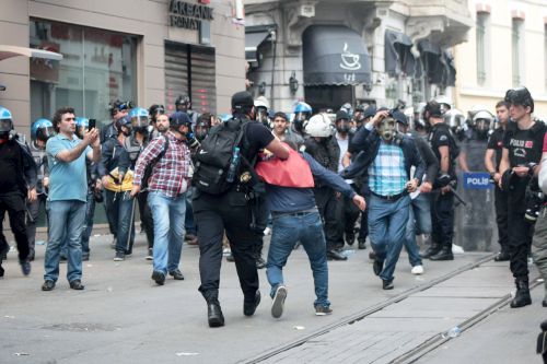 Gezi Eylemlerine Polis Müdahalesi