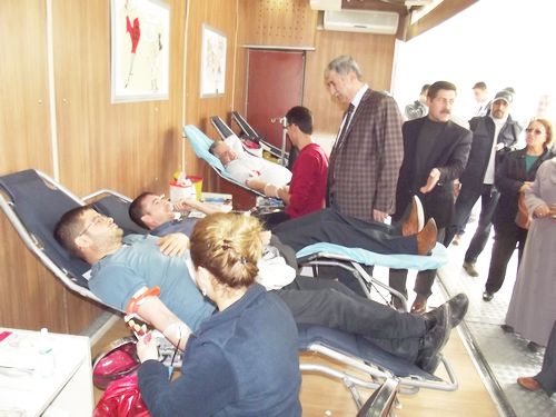 AKP'den Kan Bağışı