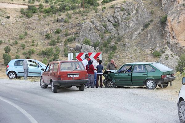 Vadide Trafik Kazası: 8 Yaralı