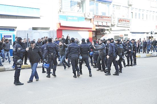 Tunceli'de Protestoya Müdahale