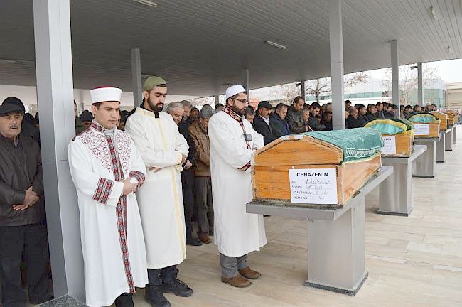 Malatya'da İki Günde 30 Cenaze