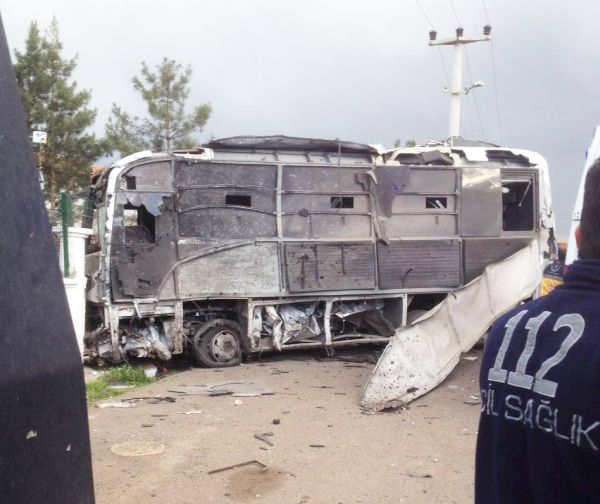 Diyarbakır'da Saldırı 7 Şehit, 27 Yaralı