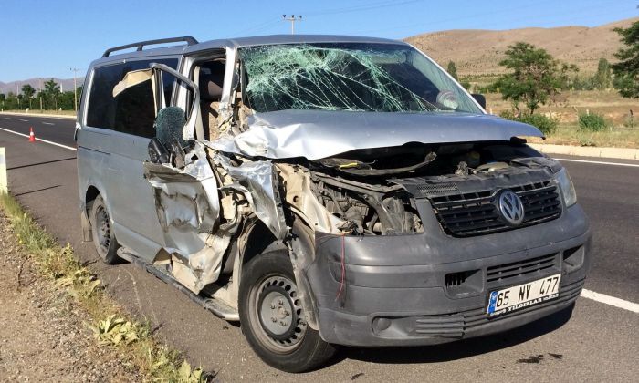 Elazığ'da Kaza... 3 Yaralı