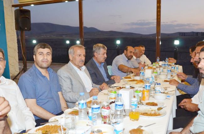 AKP Mahalle Başkanlarına İftar