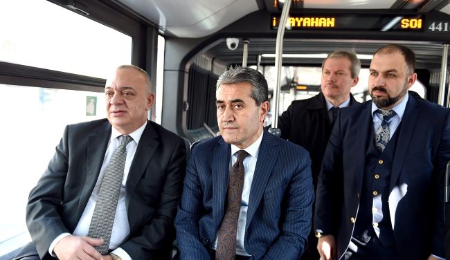 İstanbul'da Trambüsü Ağzına Bile Almıyor!