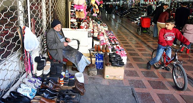 Ayakkabıcılar Çarşısı'nın Rüstem Usta'sı..