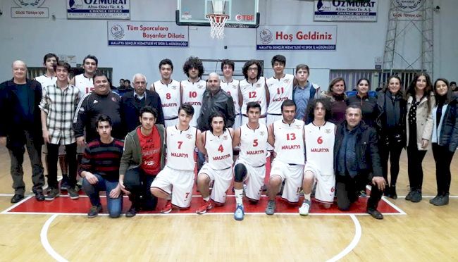 U-18 Baskette Büyükşehir Şampiyon