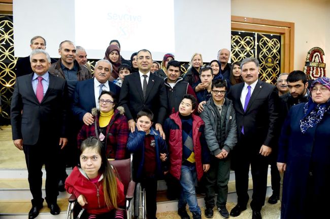 "Malatya'da Herkes El Birliğiyle Gayret Ediyor"