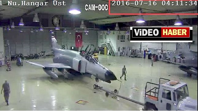 Darbe Gecesi Erhaç'taki F-4'ler Hangardan Çıkarıldı Ve..