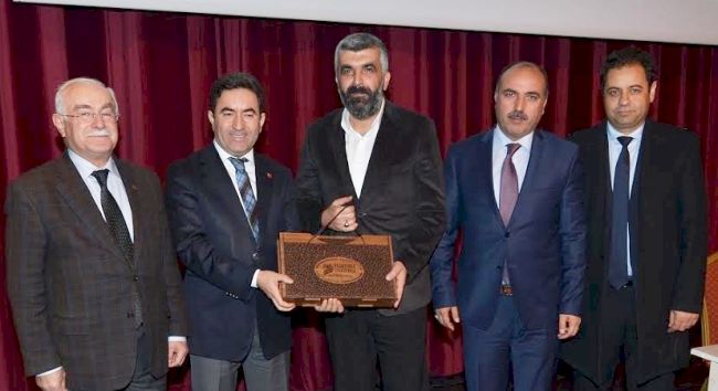 'Muhammedi Şuur ve Ahlak' Konferansı