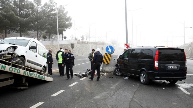 Trafik Kazasında 3 Kişi Yaralandı