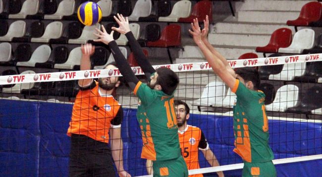 Voleybolda Büyükşehir Galip Geldi