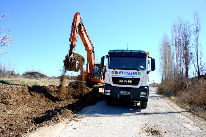 Yazıhan'da Yollar Genişletiliyor